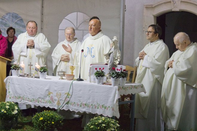 Hodočašće vjernika Ludbreškog dekanata u kapelu Blažene Djevice Marije u šumi Križančiji
